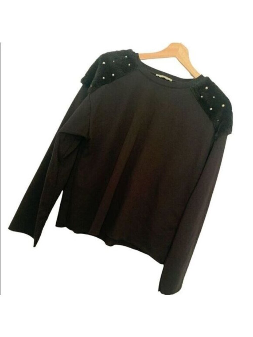Zara‎ Black Pearl & Faux Fur Accented Long Sleeve Raw Hem Pullover Top Sz M